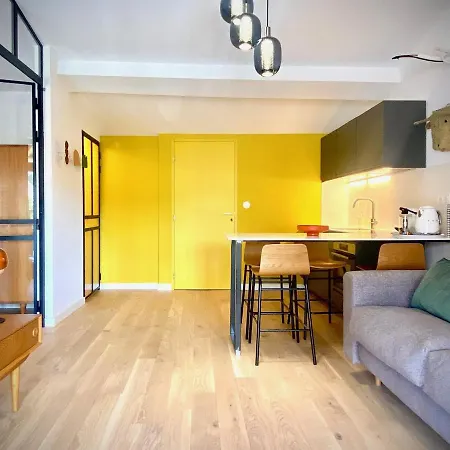 Au Pied De La Cite Medievale - Le 127 * 카르카손