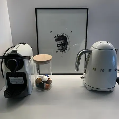 Au Pied De La Cite Medievale - Le 127 카르카손